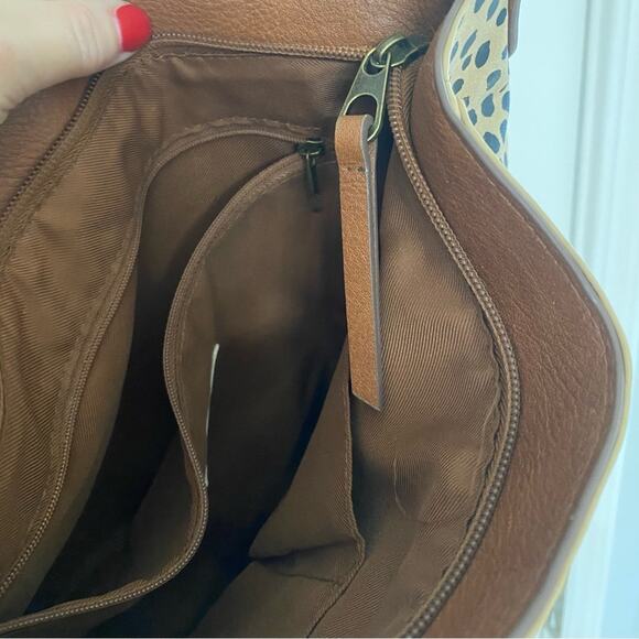 UNIVERSAL THREAD • Spotted Animal Print Bucket Tote Shoulder Bag Purse - Picture 4 of 10